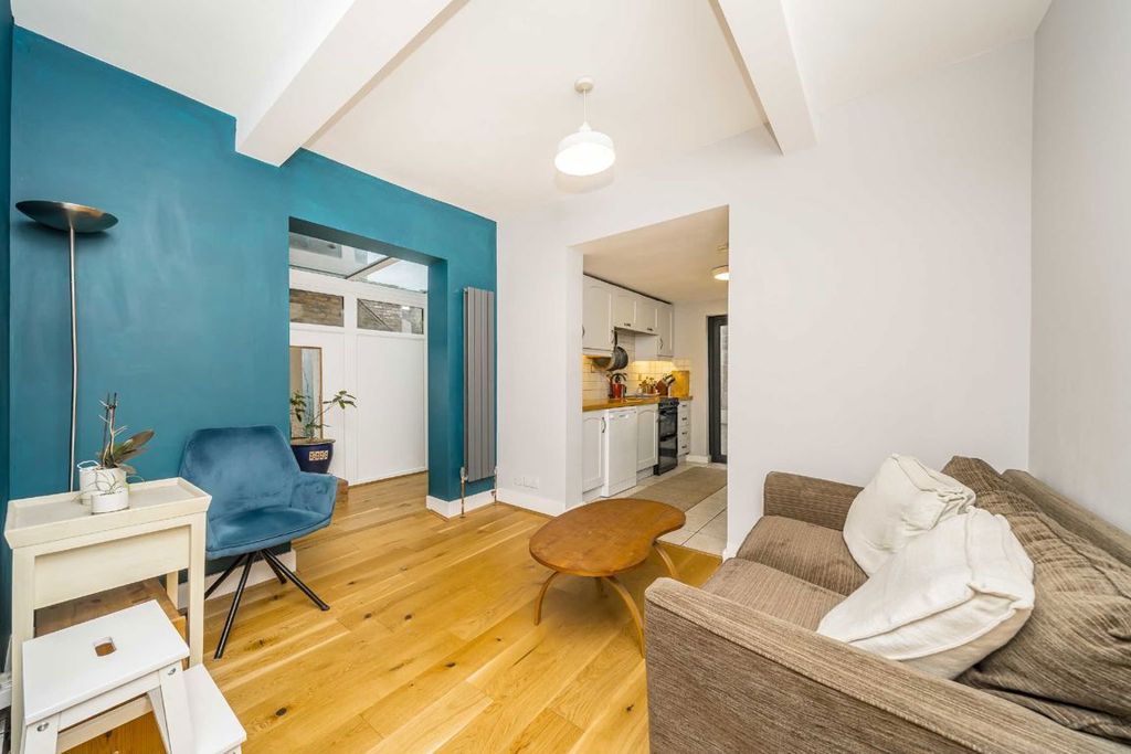 Property photo 3 of 6