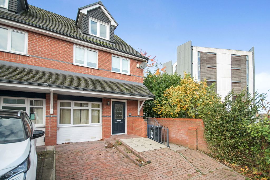 Property photo 1 of 24