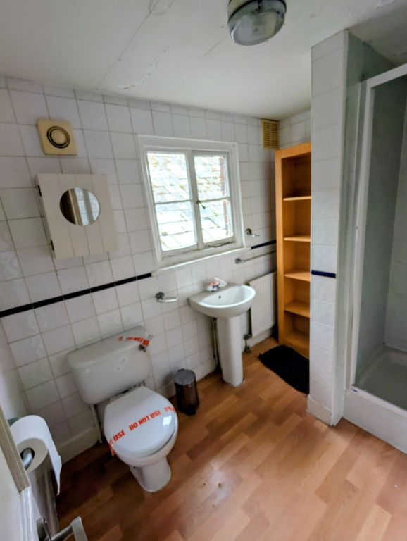 Property photo 1 of 4 Bathroom