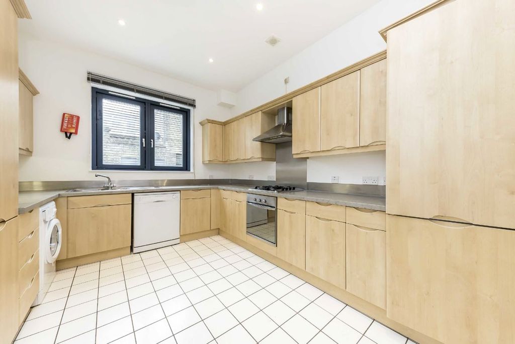 Property photo 3 of 8