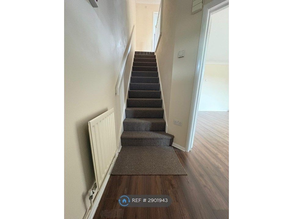 Property photo 3 of 11 Stairs