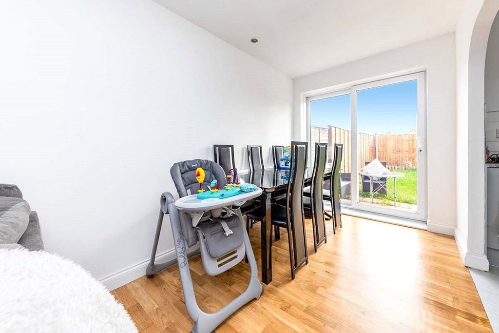 Property photo 3 of 8 Picture No. 19