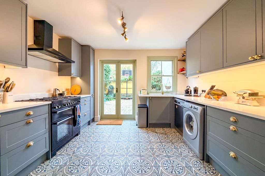 Property photo 2 of 30 Kitchen/Breakfast Room