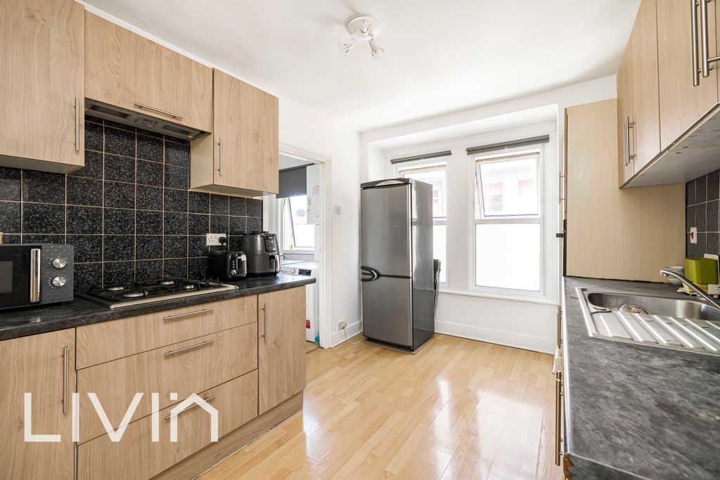 Property photo 2 of 14 120A7043