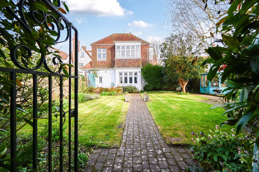 Property photo 1 of 24