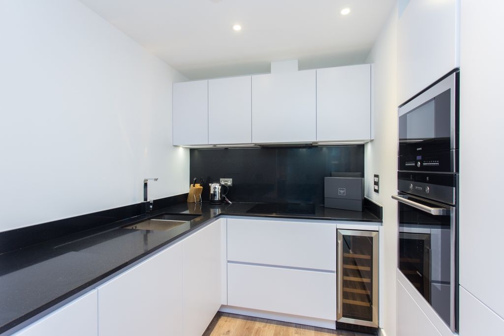 Property photo 2 of 7 Kitchen