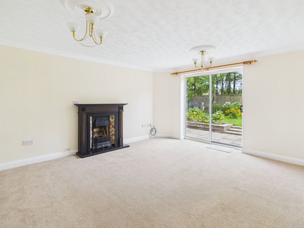 Property photo 2 of 23