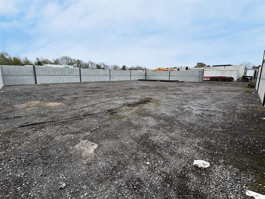 Property photo 2 of 3