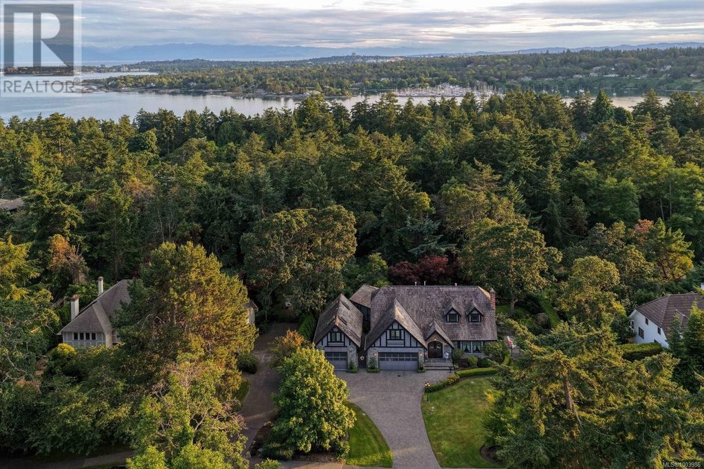 Property photo 2 of 50