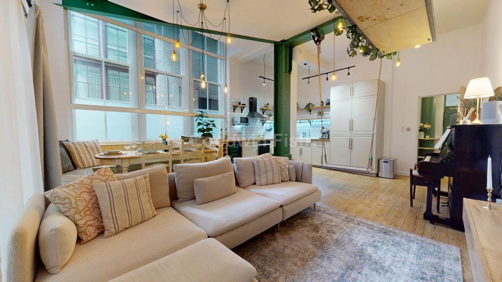 Property photo 2 of 26