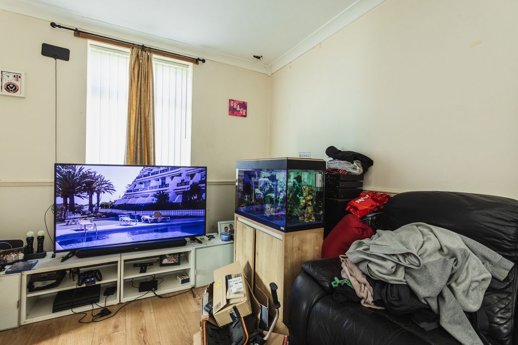 Property photo 3 of 21