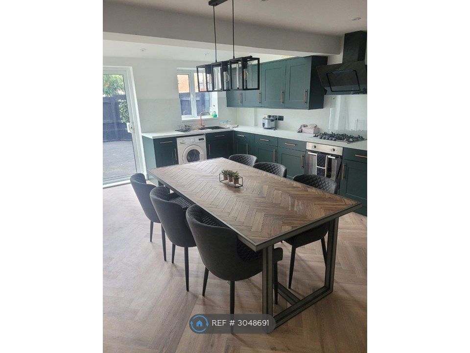 Property photo 3 of 7 Communal Kitchen