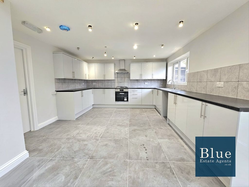 Property photo 1 of 13 Large Kitchen Diner