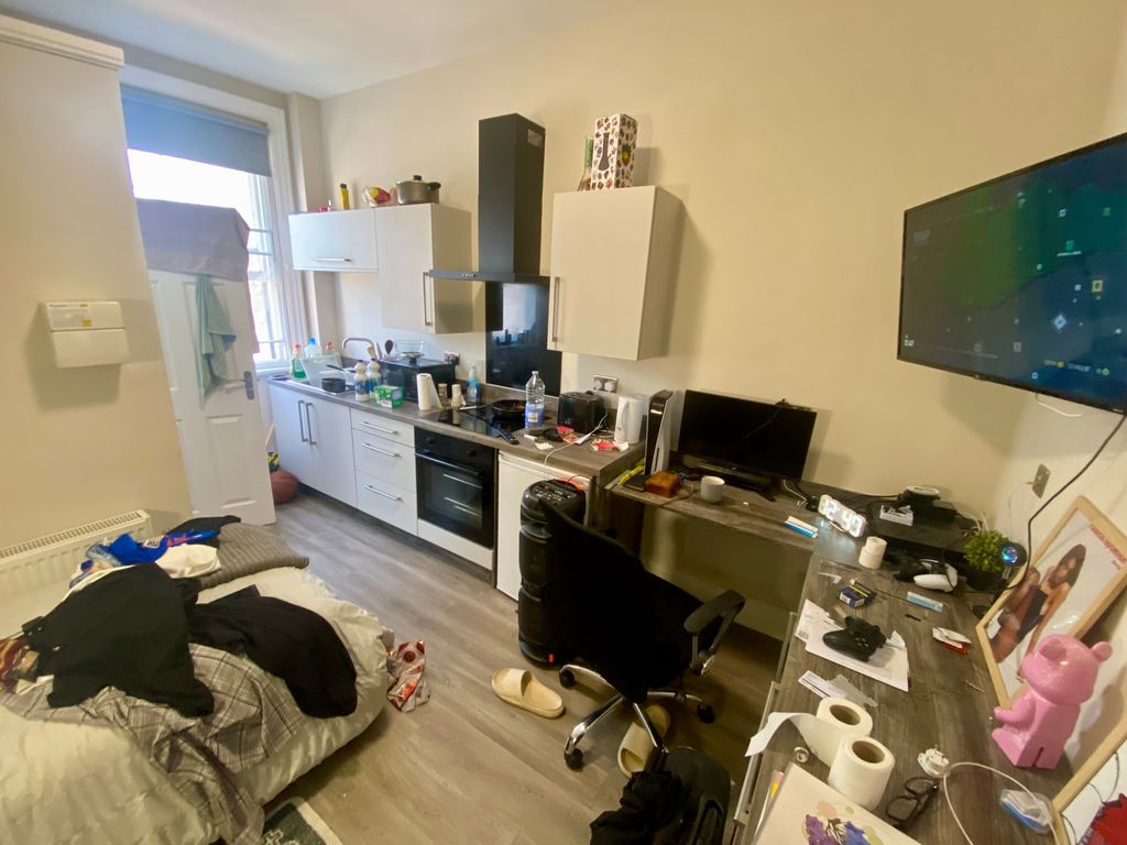 Property photo 2 of 3