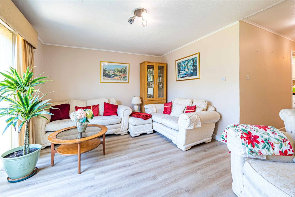 Property photo 3 of 12 Picture No. 10