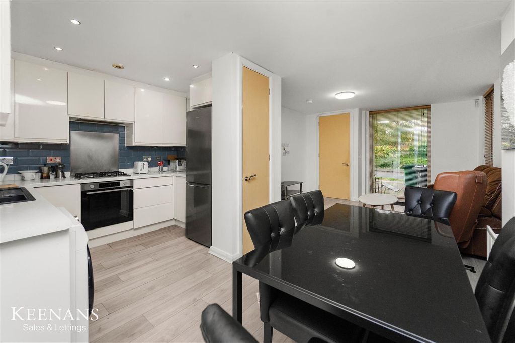 Property photo 3 of 31 4.Jpg