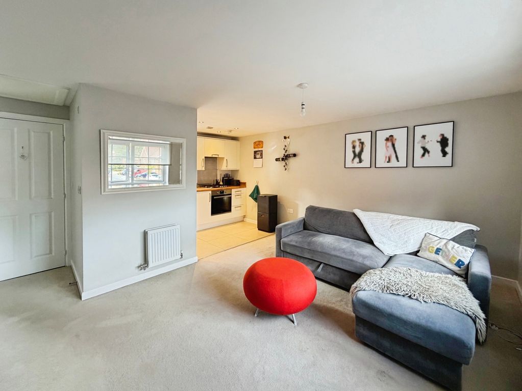 Property photo 3 of 8 Pbox-Img.Jpg