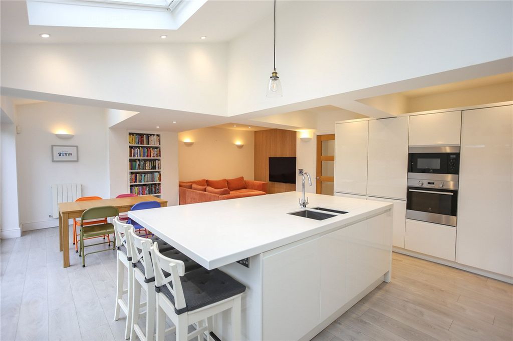 Property photo 3 of 22 Picture No. 07