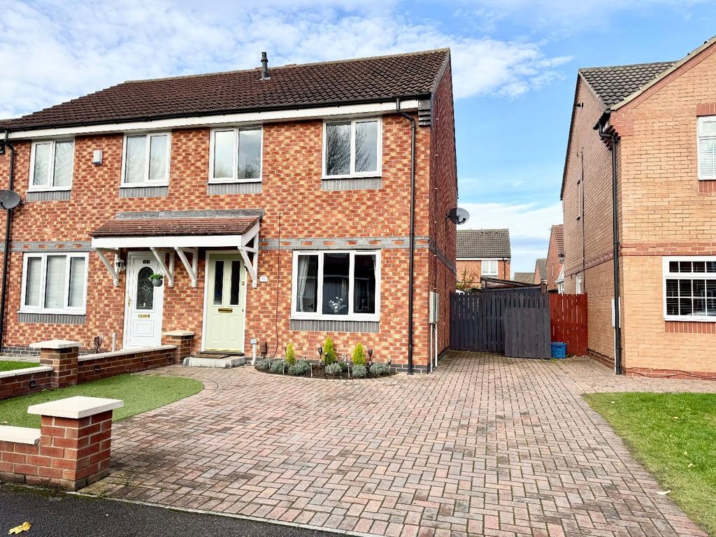 Property photo 1 of 13 External