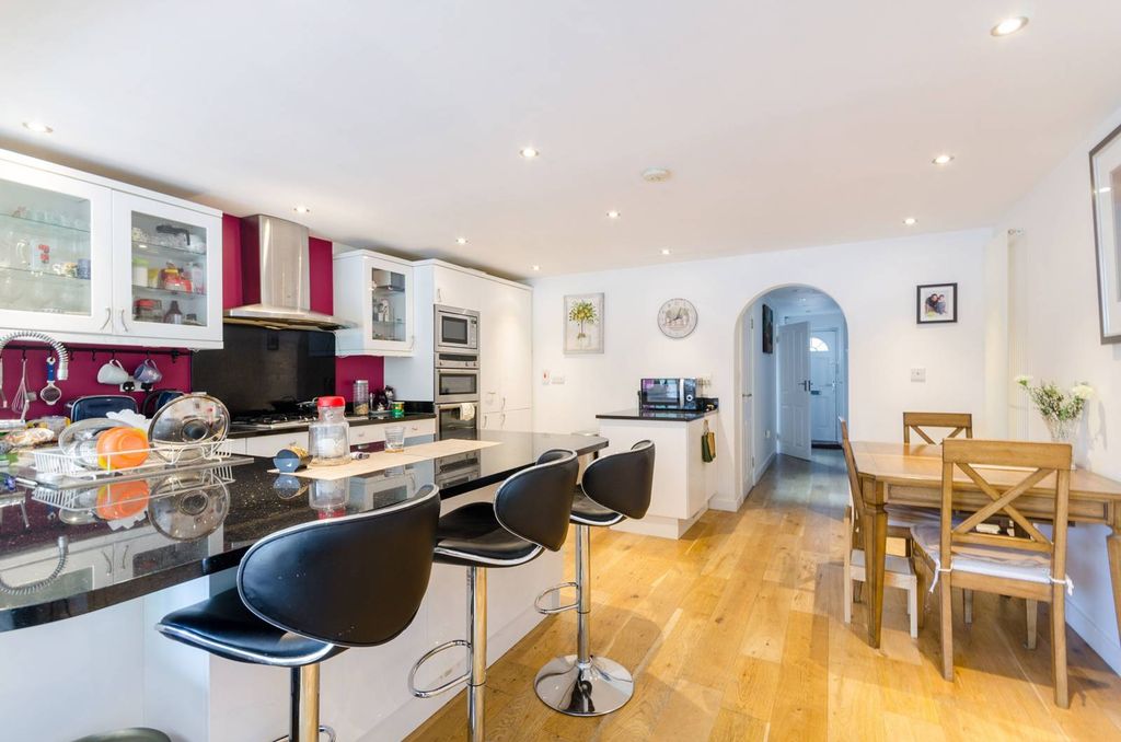 Property photo 1 of 19