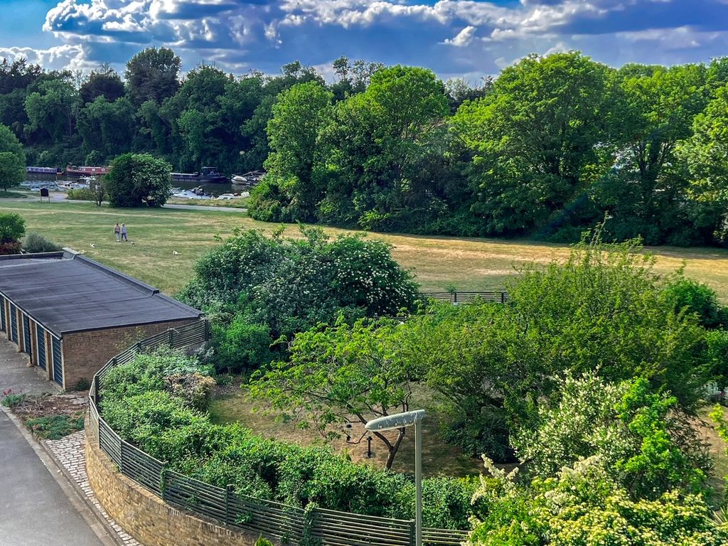 Property photo 2 of 38