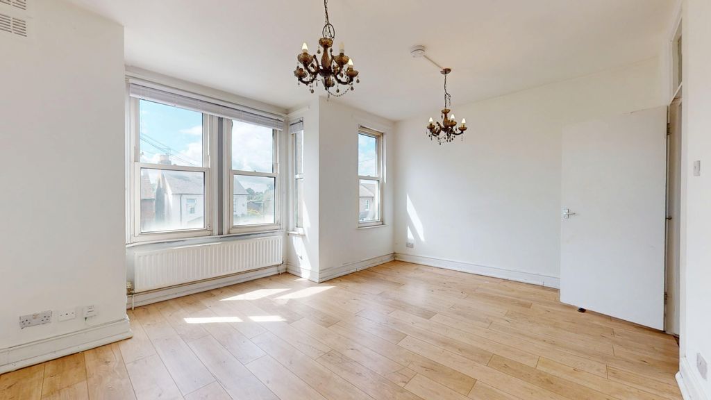 Property photo 2 of 15 Flat B, 55 Colworth Road, Leytonstone, London, E11 1Ja
