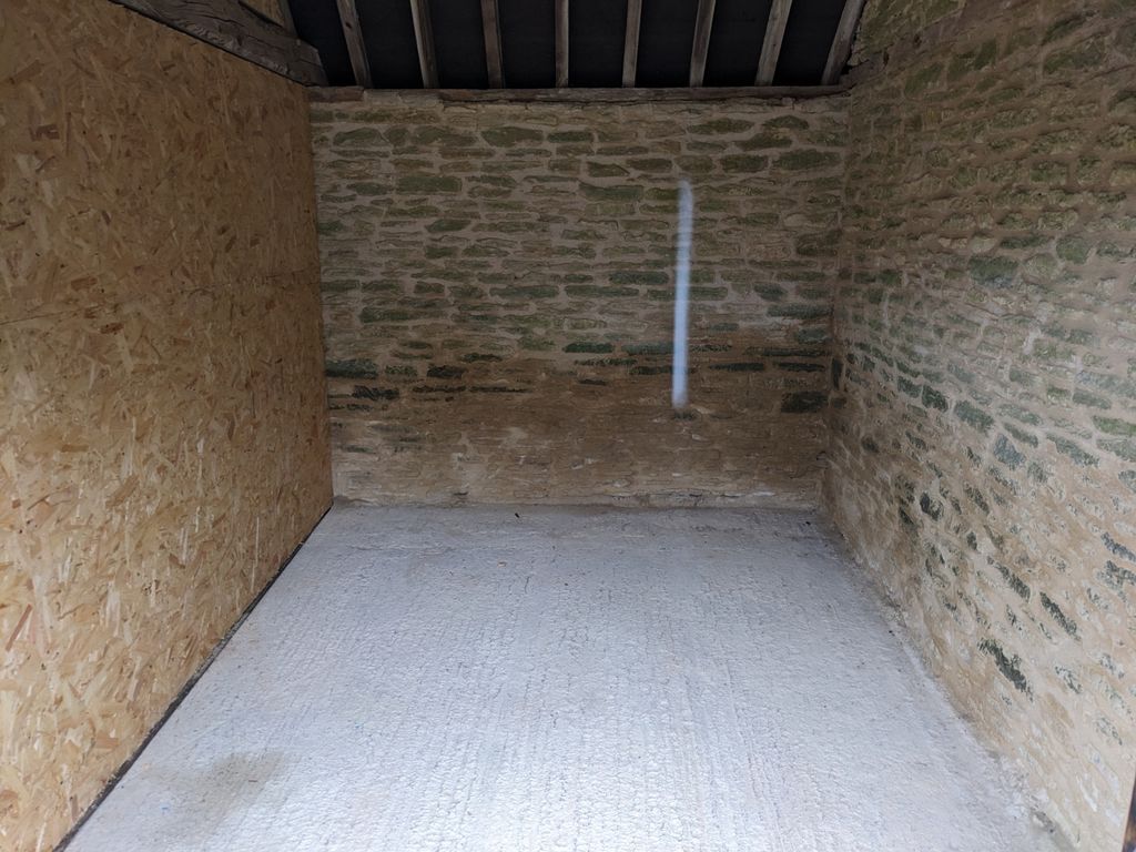 Property photo 2 of 2 F8E Int