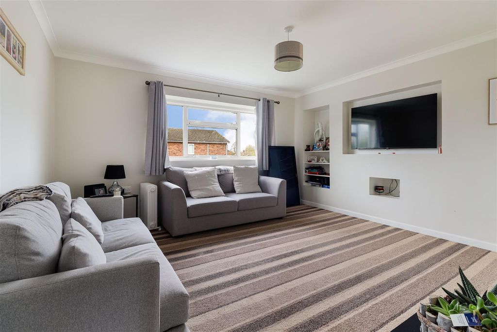 Property photo 2 of 13 Img (3).Jpg