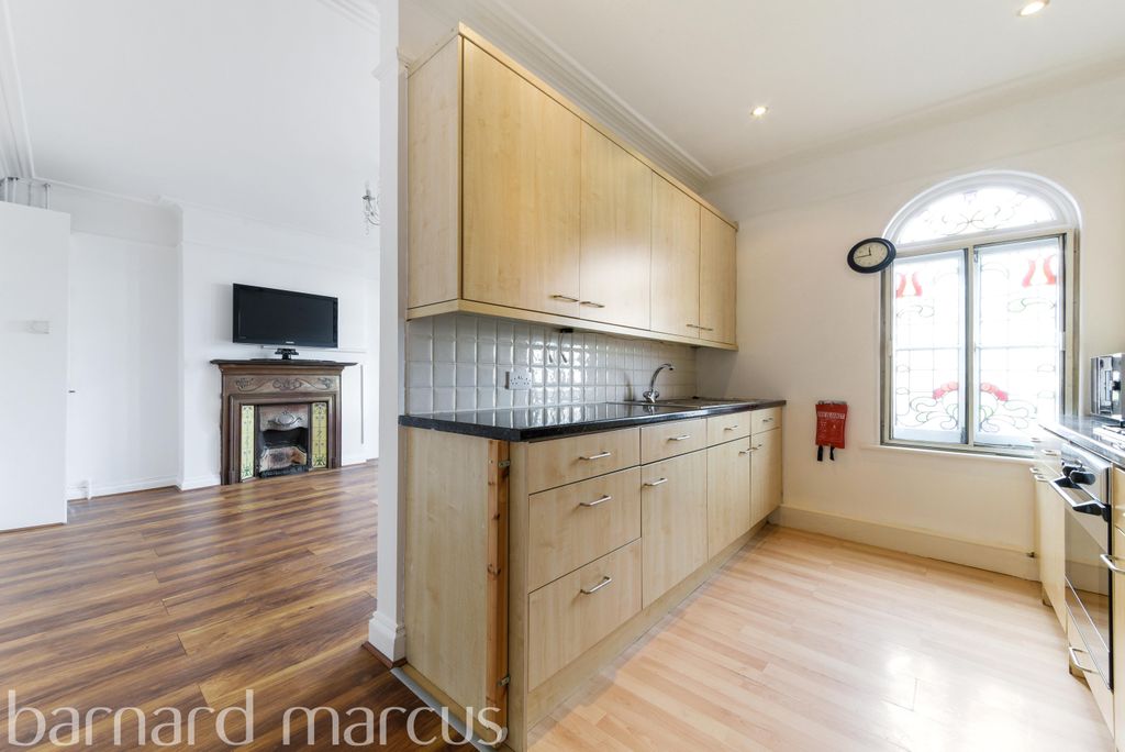 Property photo 1 of 8 Kitchen