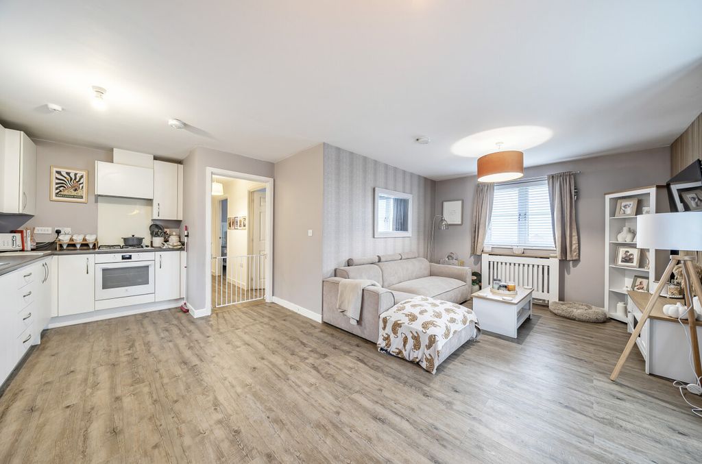 Property photo 2 of 11 1410156-5-698B4d5...