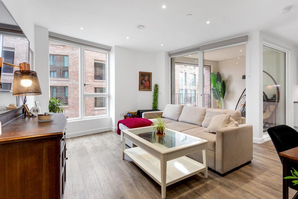 Property photo 2 of 14 Reception