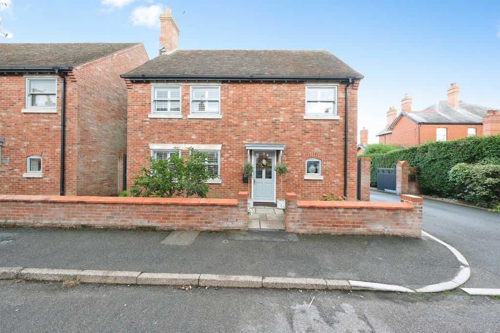 Property photo 1 of 21