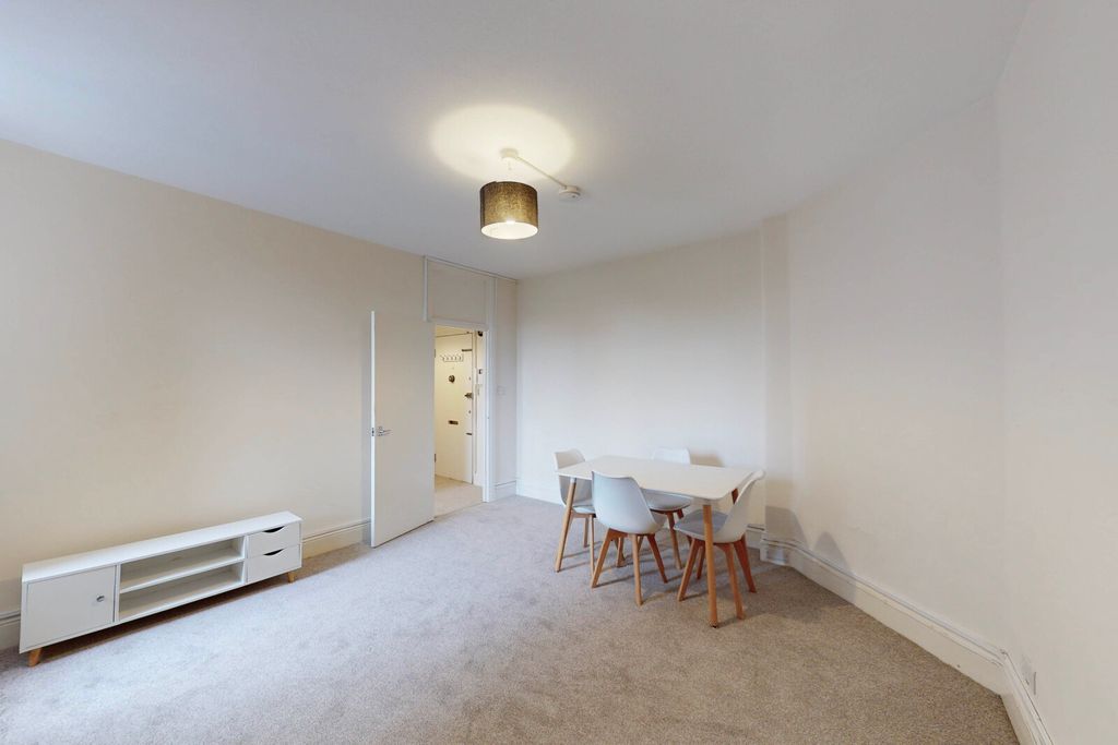 Property photo 3 of 14 Picture No. 20