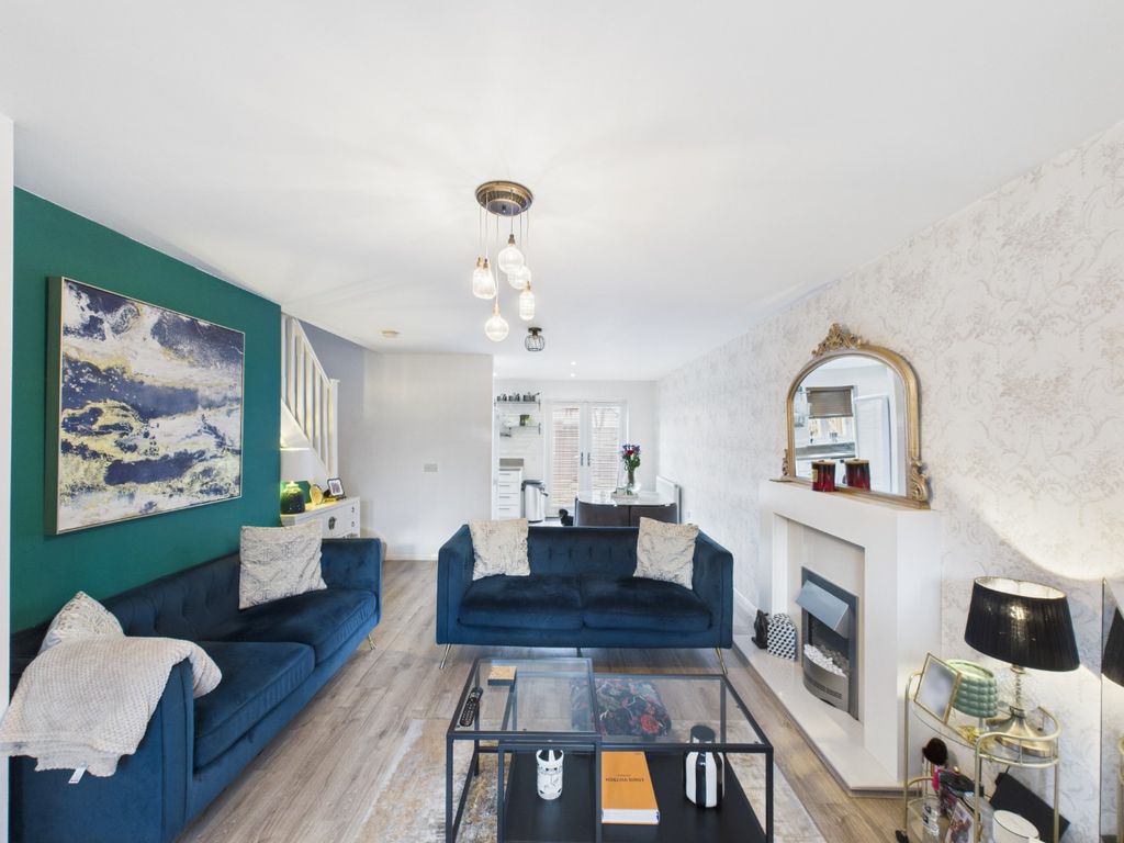 Property photo 3 of 17 4744675