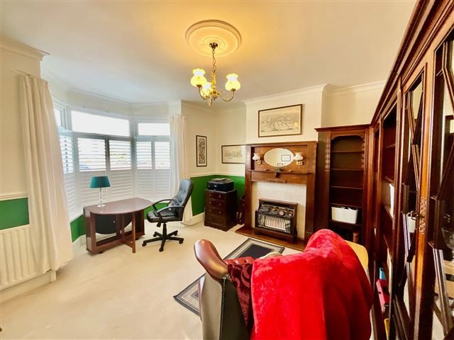 Property photo 3 of 21 Lounge