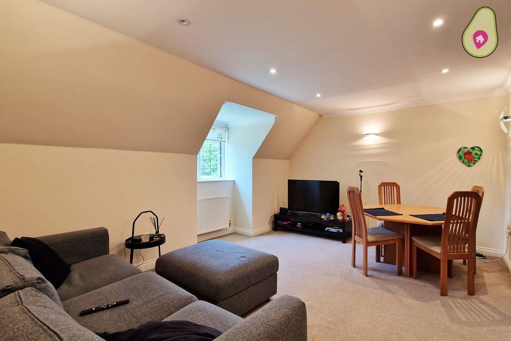 Property photo 2 of 9 2478025
