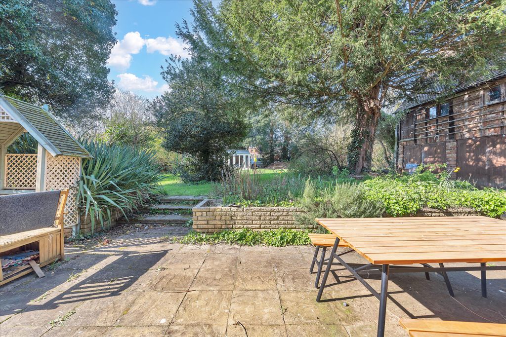 Property photo 3 of 17 Image