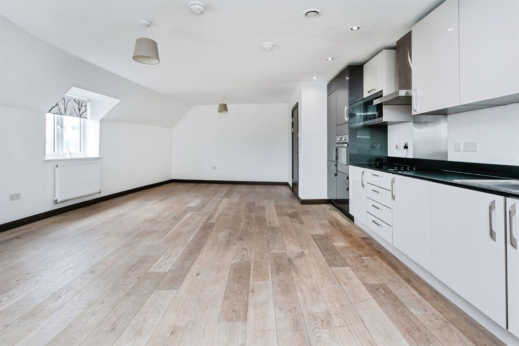 Property photo 2 of 13