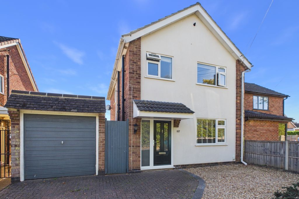 Property photo 1 of 17 Ewemove - Stamford - Casterton Road - Front View