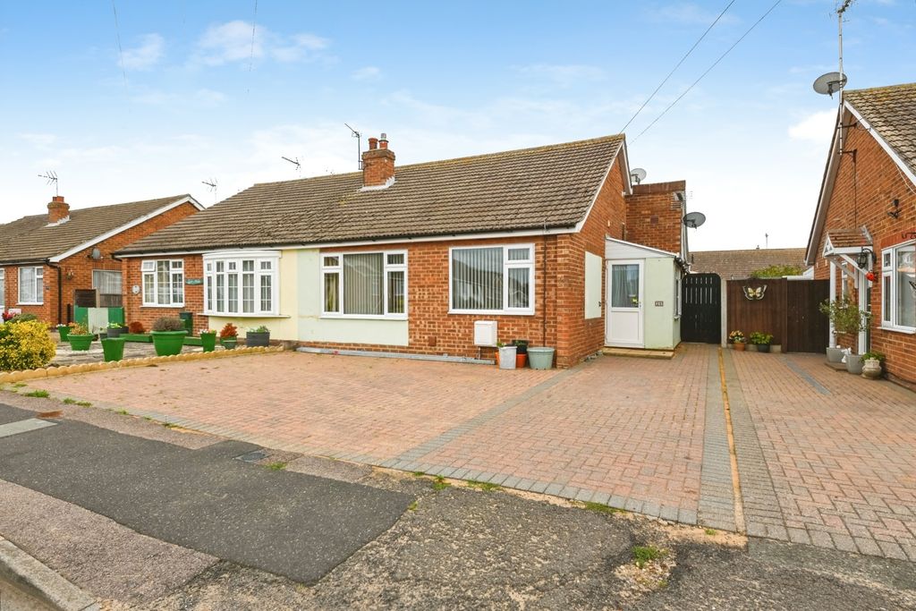 Property photo 1 of 11 Front