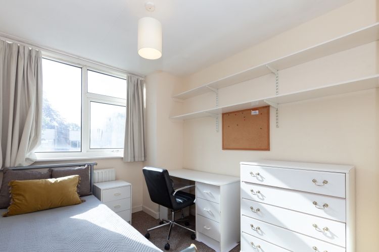 Property photo 1 of 7 235820