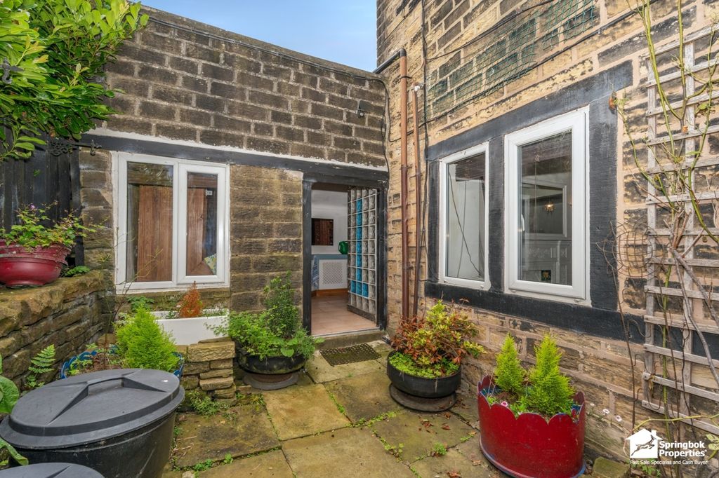 Property photo 1 of 19 Front View