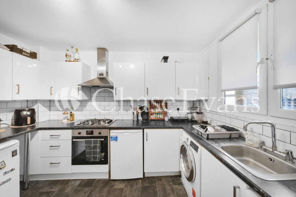 Property photo 2 of 15 Kitchen