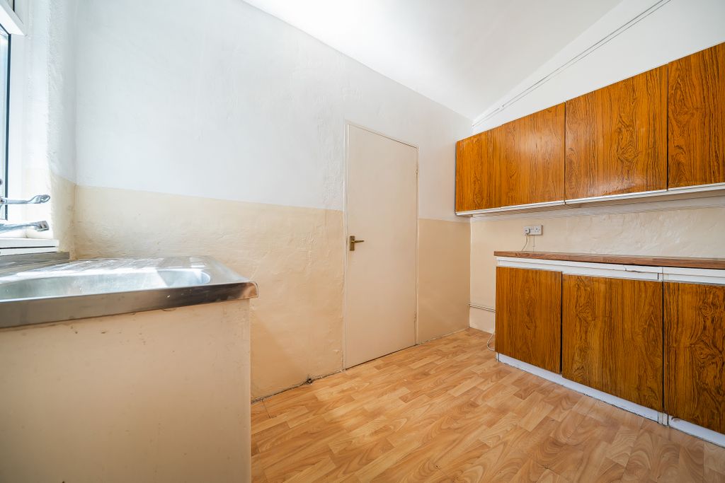Property photo 2 of 11 148253136A3Bc661Ddae4