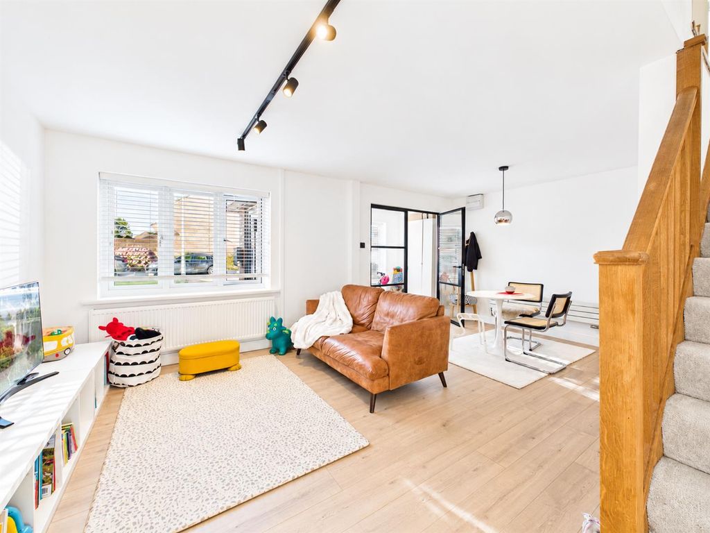 Property photo 2 of 17 74B50B4A-Fa15-415d-A17c-0986Bdf0c25E (1).Png