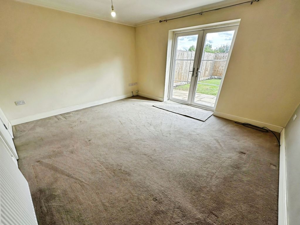 Property photo 3 of 12 Pbox-Living_Room-333217.Jpeg