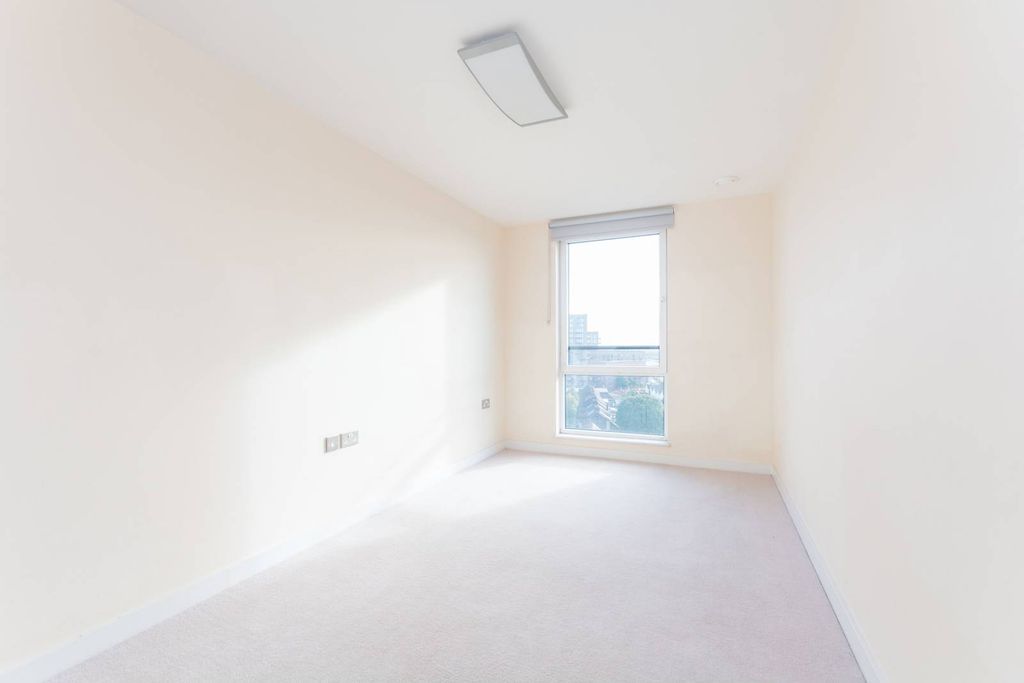 Property photo 3 of 6