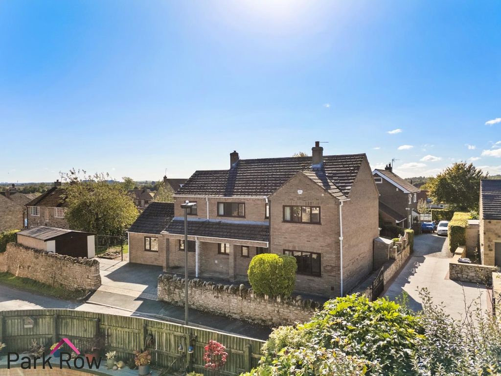 Property photo 3 of 31