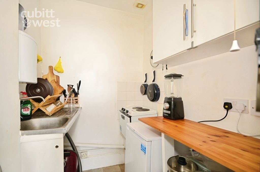 Property photo 3 of 4 Kitchen