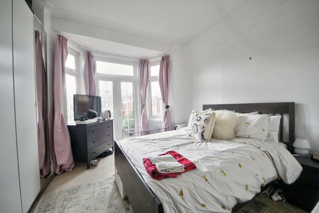 Property photo 3 of 5 Gallery